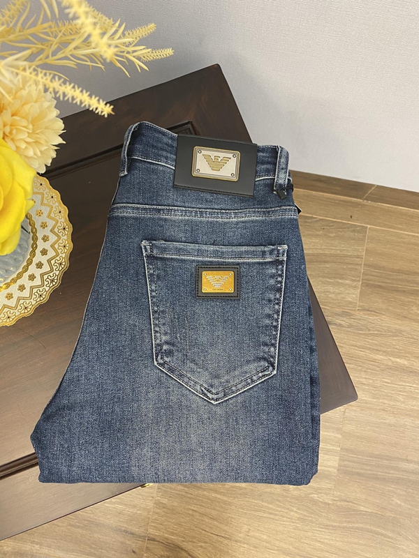 ブランドジーンズ正面デザイン